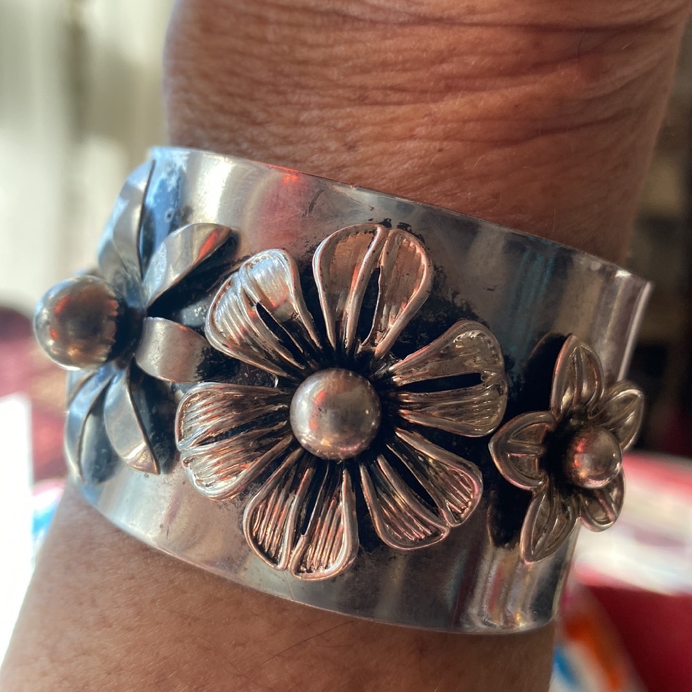 Vintage Floral Silver Toned Cuff Bracelet